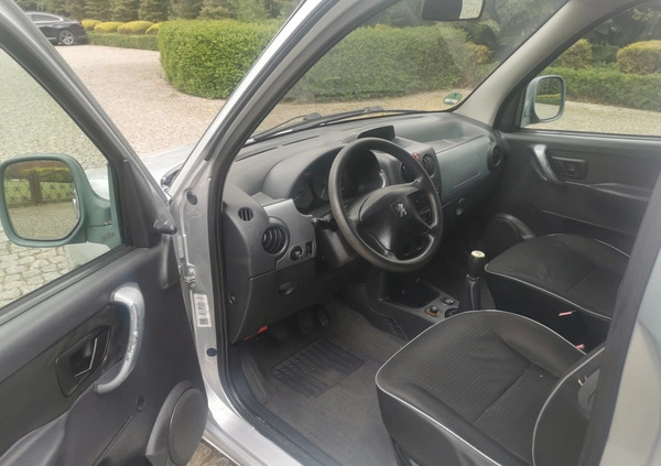 Peugeot Partner cena 11500 przebieg: 210250, rok produkcji 2004 z Legnica małe 56